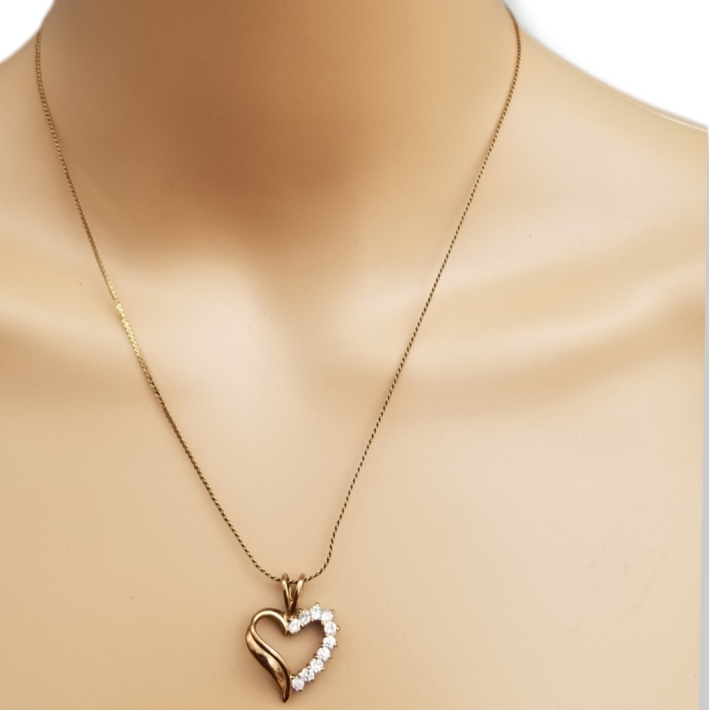 VINTAGE GOLDPLATE BRASS OPEN HEART CRYSTAL PENDANT ON SERPENTINE CHAIN NECKLACE